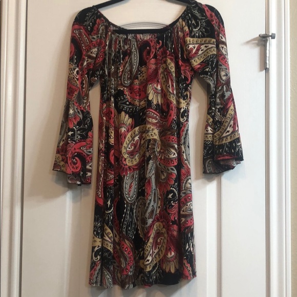 Super Cute Bell Sleeve Tunic - Picture 1 of 4